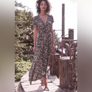 Auguste Wild Rose Maxi Wrap Dress Floral size 2